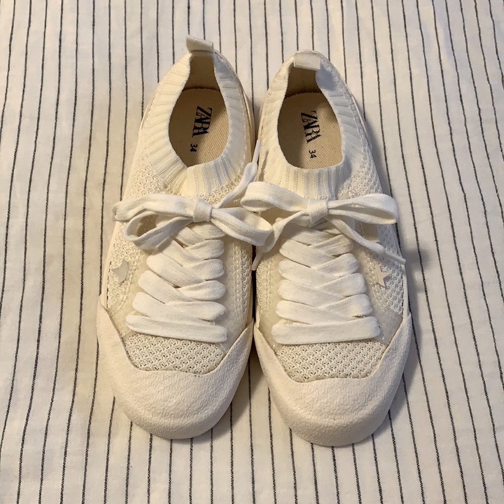 Zara girls low top sock style sneakers. NWOT